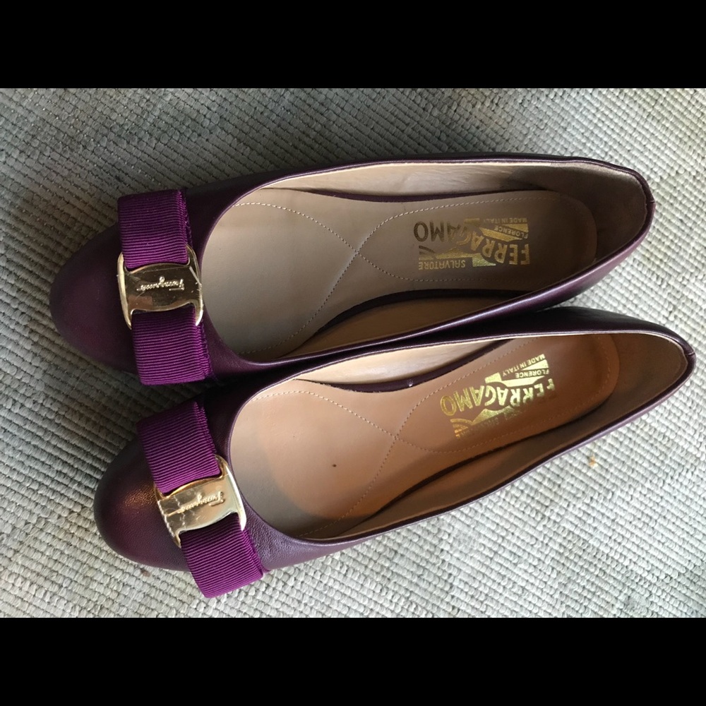 AUTH SALVATORE FERRAGAMO VARA BALLET FLATS SZ 7 C
